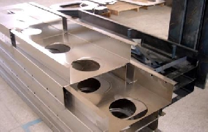 پاورپوینت چک کردن ورق ها و جوش ها و بررسی عیوب حاصل از مواد داخل مخزن 20اسلاید